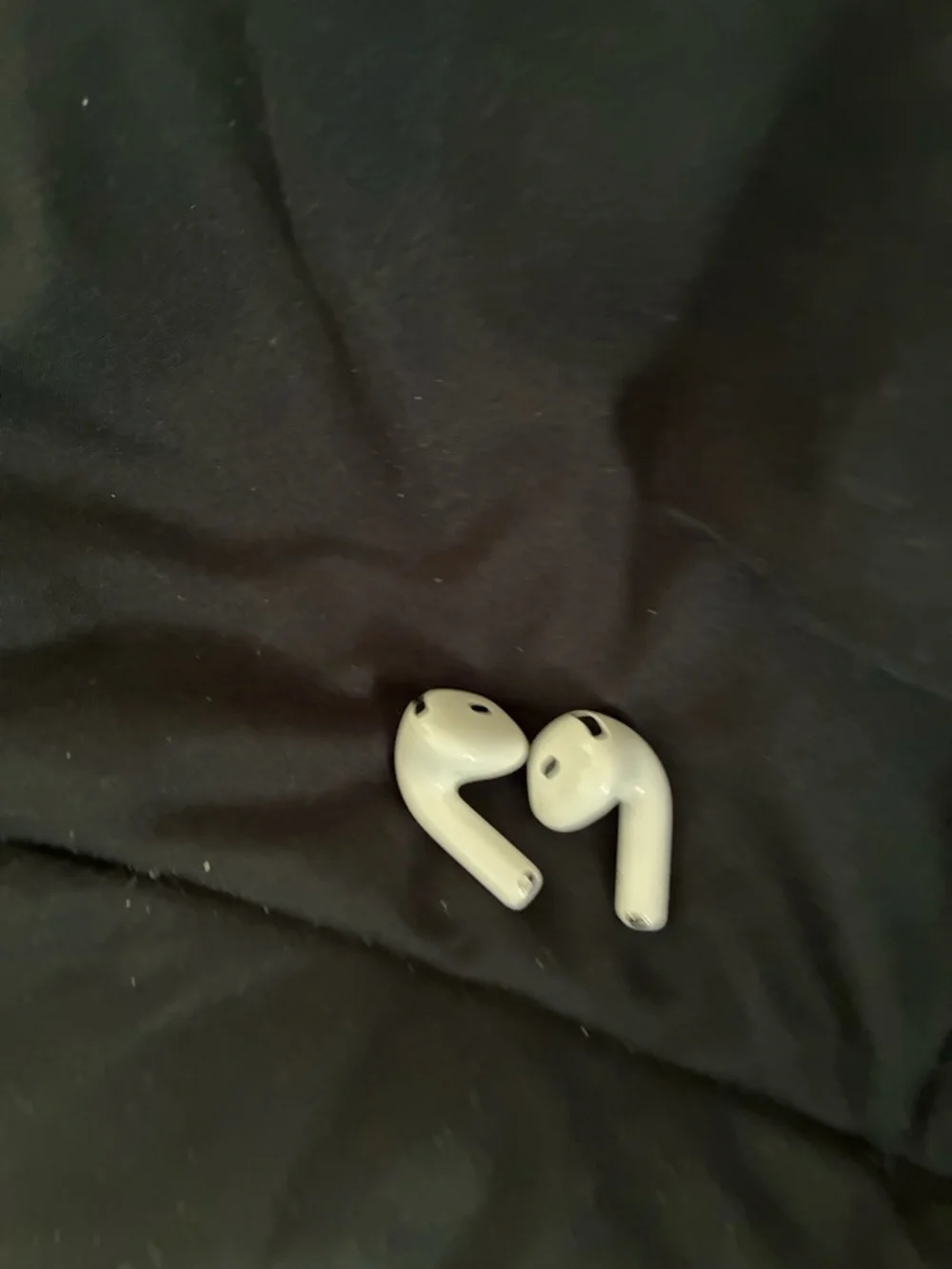 Apple White AirPods Wireless Earbuds with Black Speaker Mesh